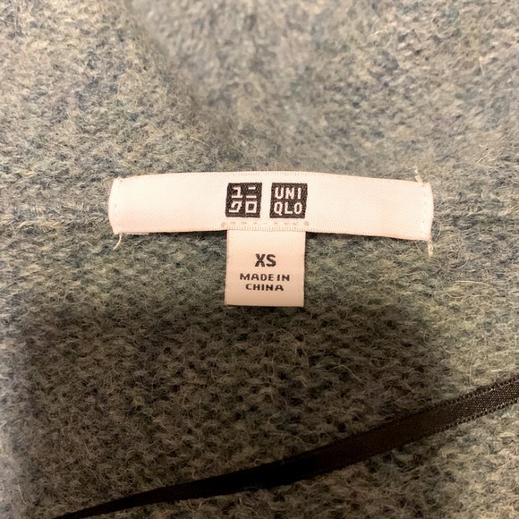 Uniqlo 100% wool jacket hooded - Picture 3 of 4